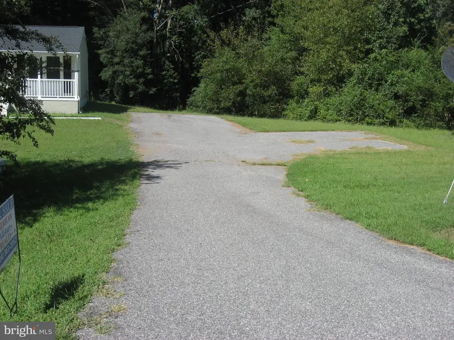 16623 Braswell St, Bowling Green, VA 22427 - #3