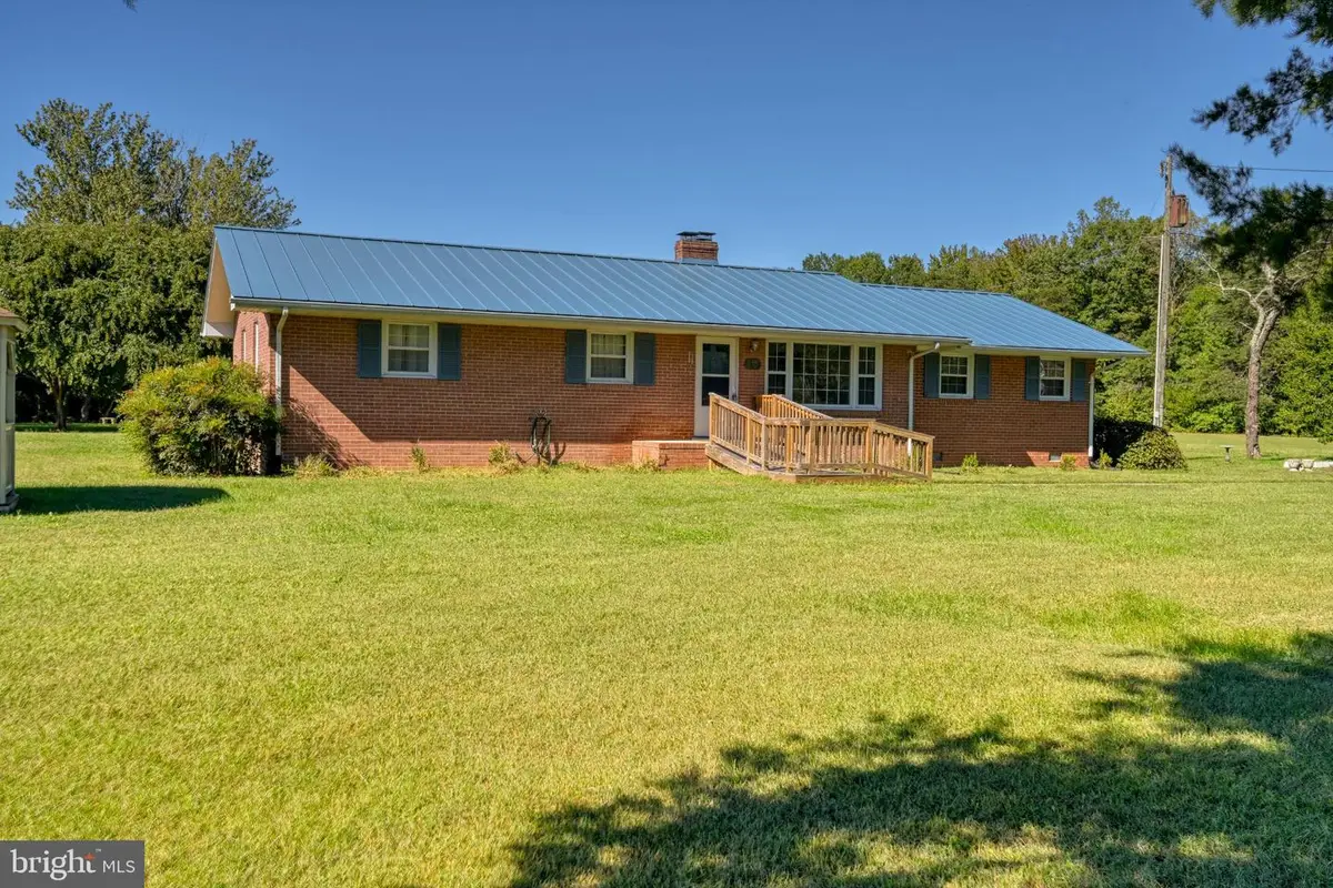 16184 Melville Ln, Bowling Green, VA 22427 - #1
