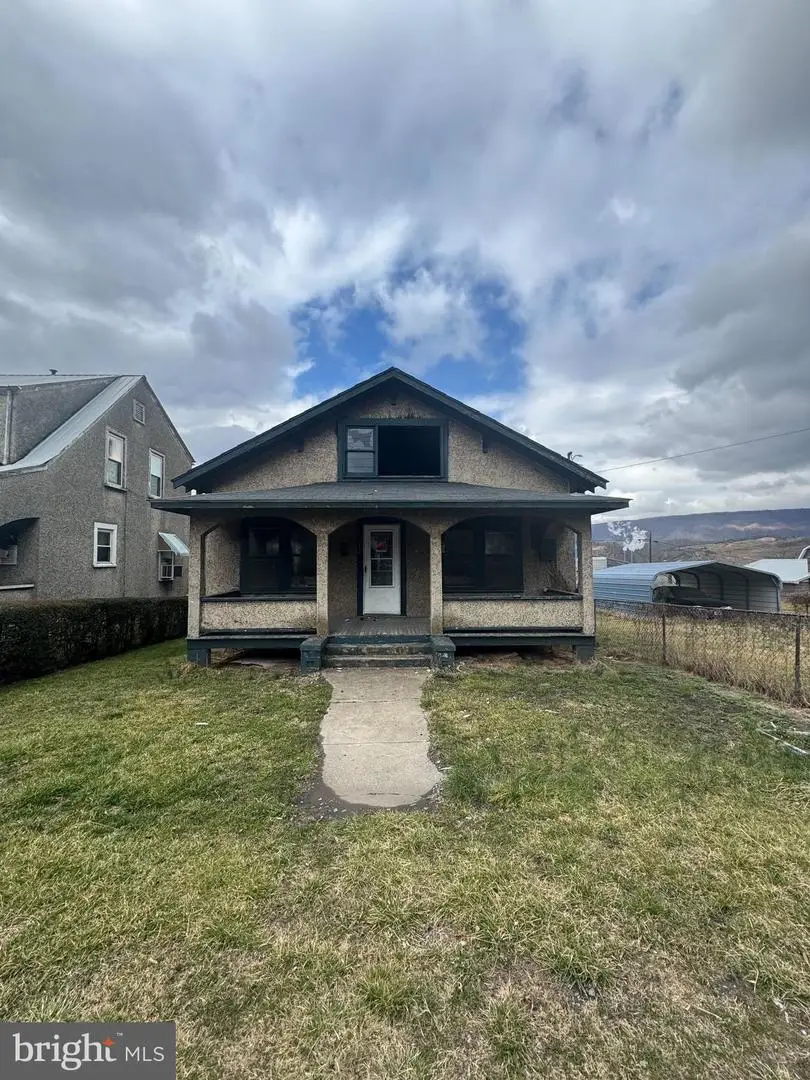 810 N Pocahontas Ave, Covington, VA 24426 - #2