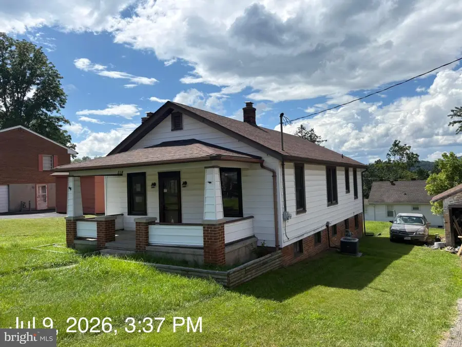 314 E Pennsylvania St, Covington, VA 24426 - #2