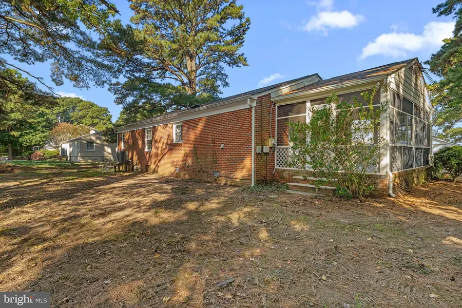 310 E Gwynnfield Rd, Tappahannock, VA 22560 - Image #3