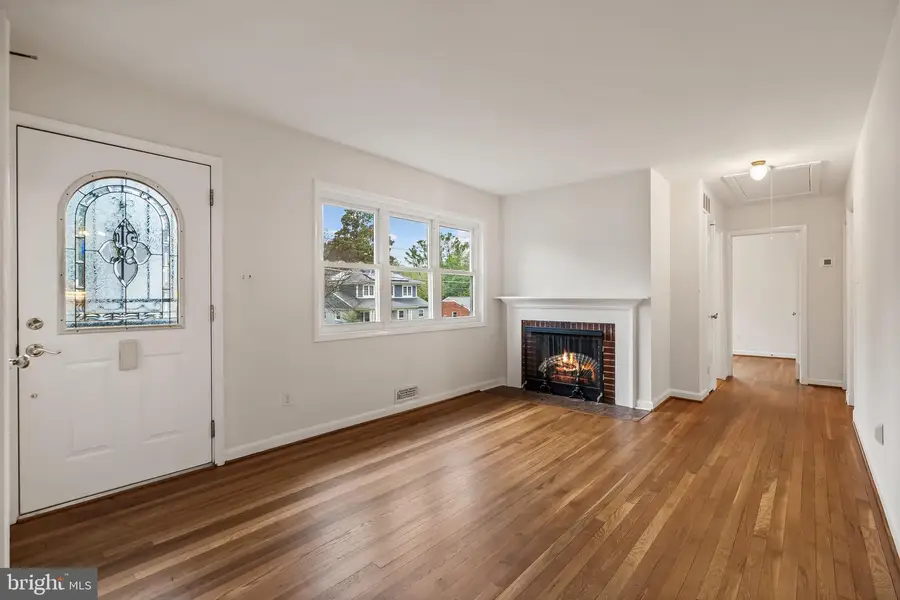 304 Rollins St, Falls Church, VA 22046 - Image #3