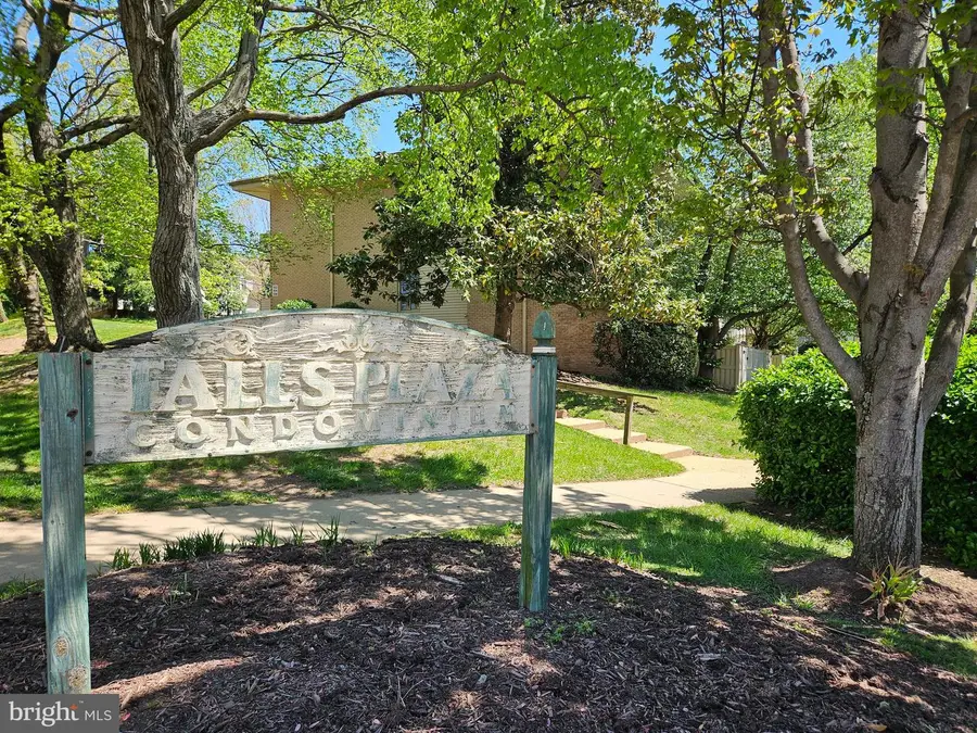 156 Haycock Rd #a-6, Falls Church, VA 22046 - Image #2