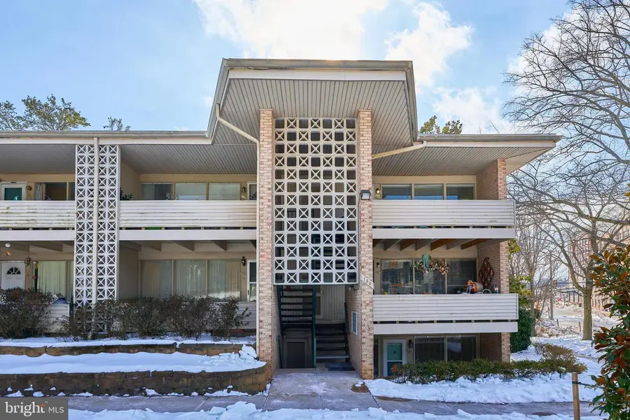 156 Haycock Rd #a-6, Falls Church, VA 22046 - Image #2