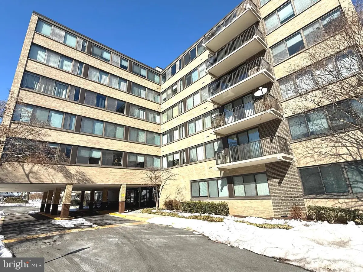 600 Roosevelt Blvd #611, Falls Church, VA 22044 - #1