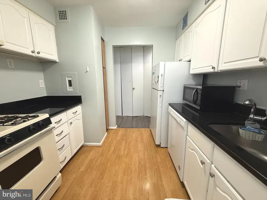 600 Roosevelt Blvd #611, Falls Church, VA 22044 - #2