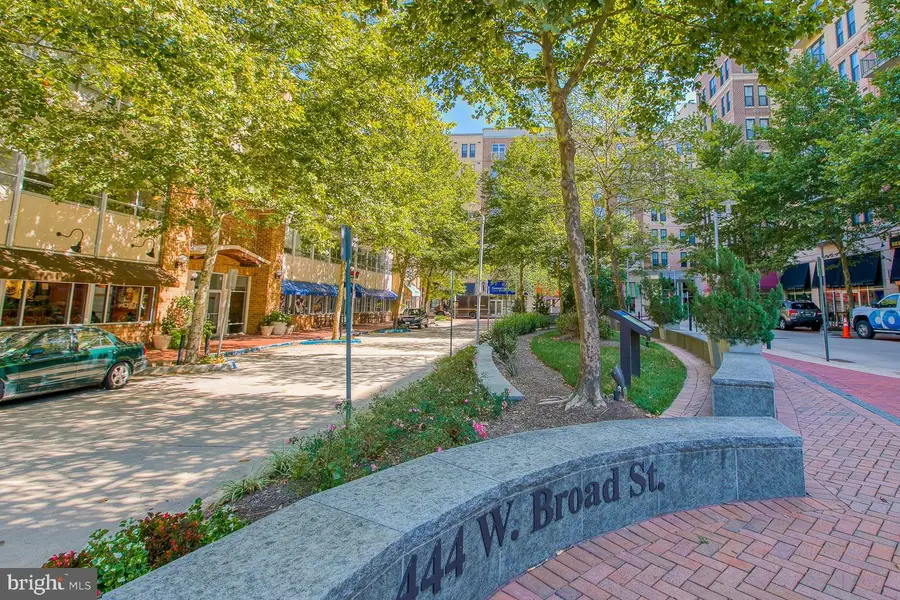 444 W Broad St W #307, Falls Church, VA 22046 - #3