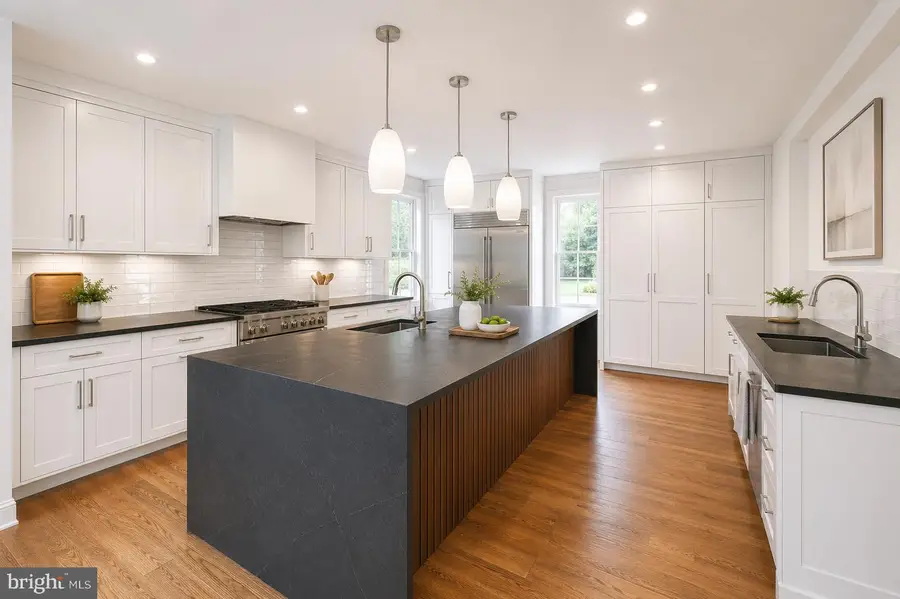 999 N Tuckahoe St, Falls Church, VA 22046 - #2