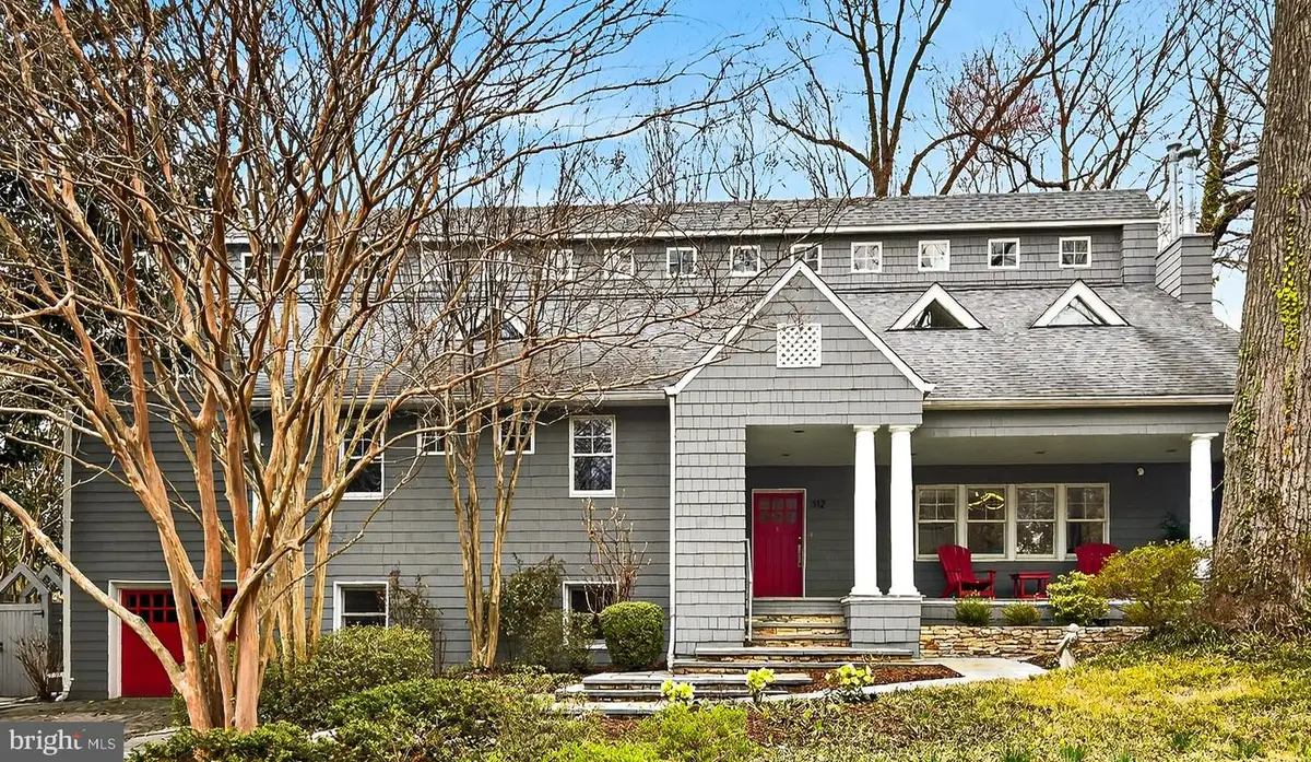 312 W Columbia St, Falls Church, VA 22046 - #1