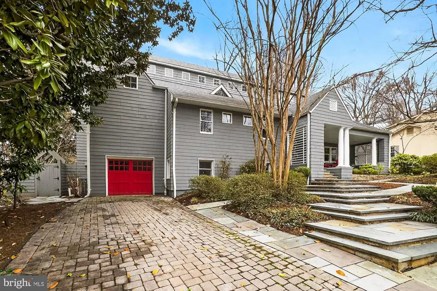 312 W Columbia St, Falls Church, VA 22046 - #3