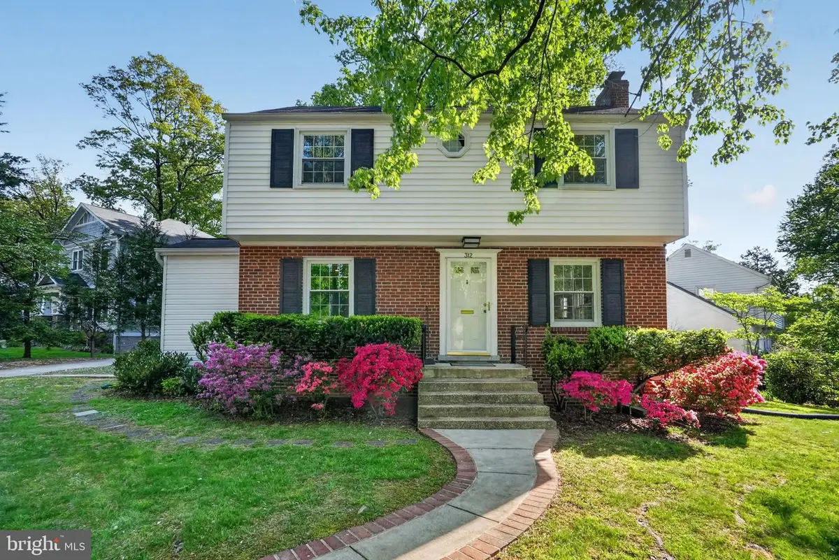 312 Lincoln Ave, Falls Church, VA 22046 - #1