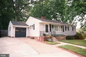 998 N Roosevelt St, Falls Church, VA 22046 - #1