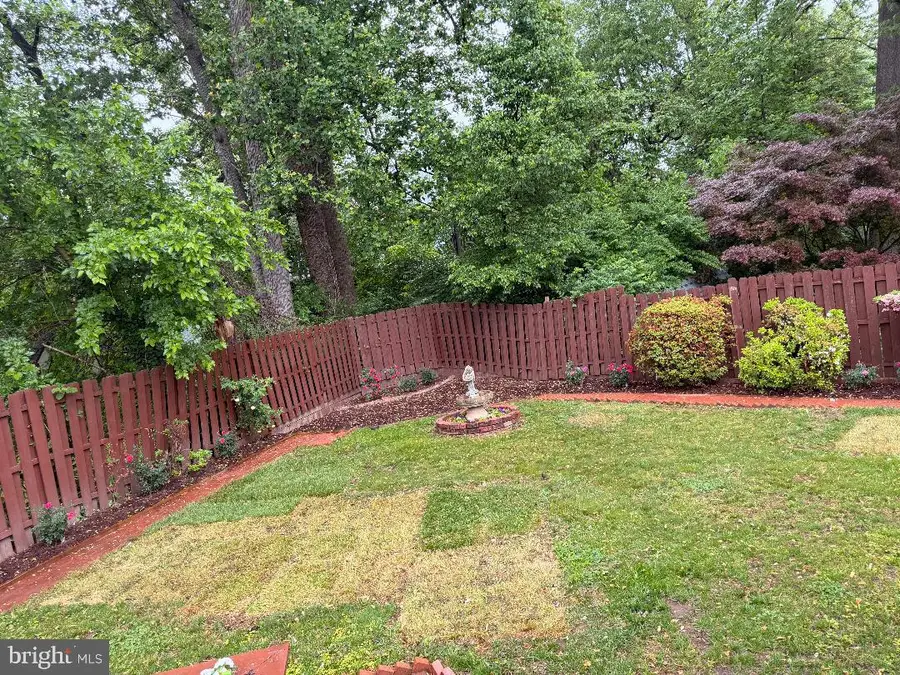 998 N Roosevelt St, Falls Church, VA 22046 - #3