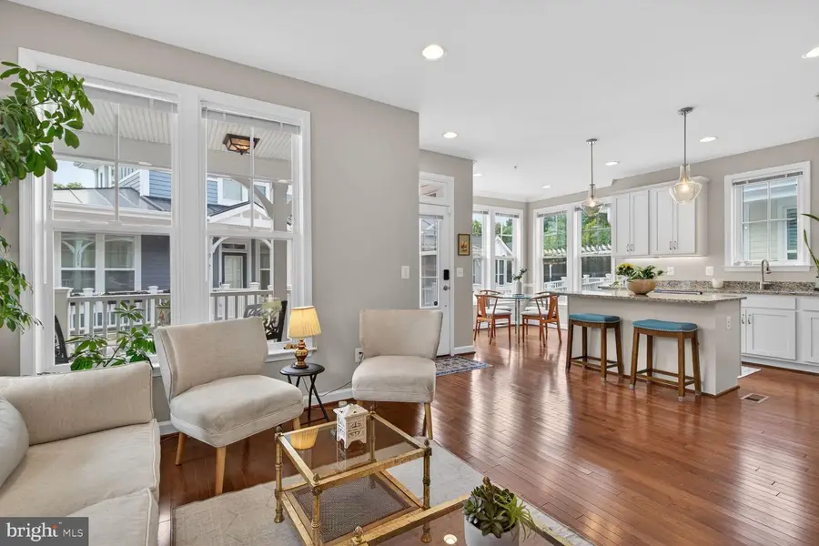 1006 Railroad Ave, Falls Church, VA 22046 - #3