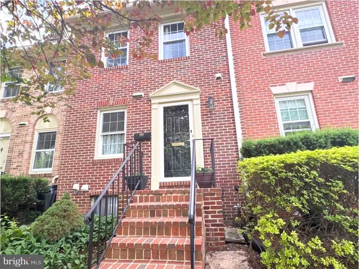 109 Great Falls St #10, Falls Church, VA 22046 - #1