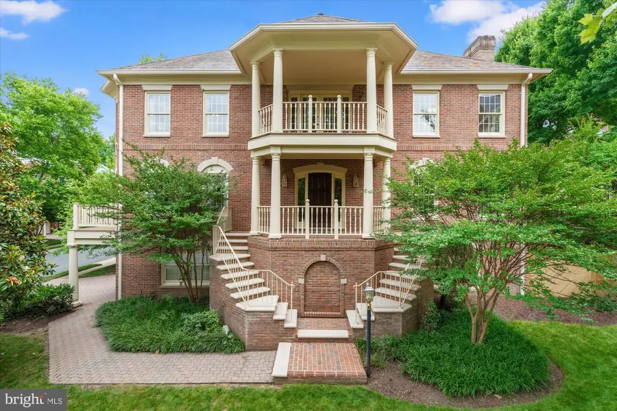 126 Gresham Pl, Falls Church, VA 22046 - #2