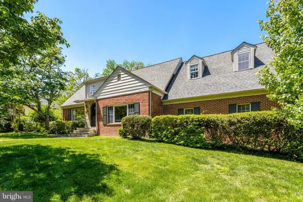 209 Tyson Dr, FALLS CHURCH, VA 22046