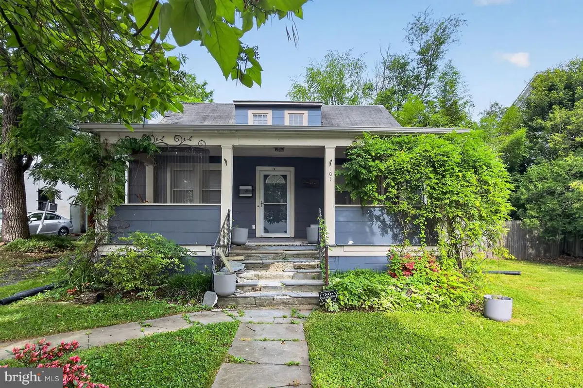 101 W Cameron Rd, Falls Church, VA 22046 - #1