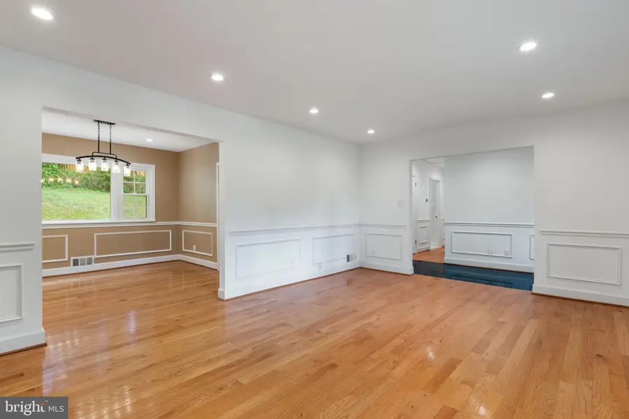 709 E Broad St, Falls Church, VA 22046 - #3