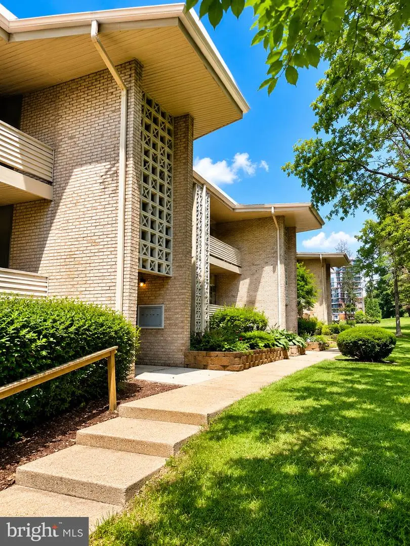142 Birch St #c-5, Falls Church, VA 22046 - #2
