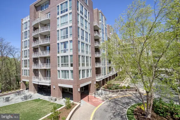 513 W Broad St #205, FALLS CHURCH, VA 22046