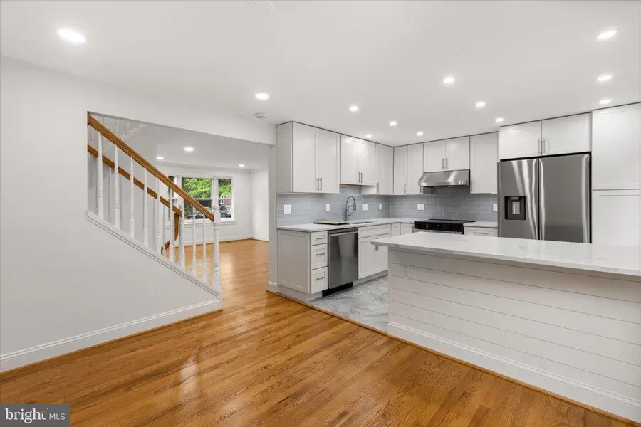 285 Gundry Dr, Falls Church, VA 22046 - #2