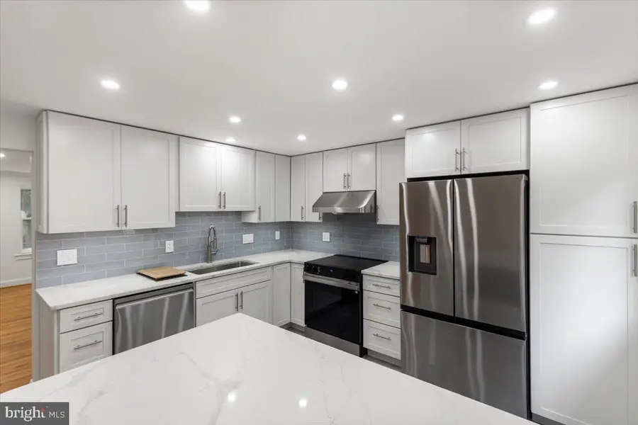 285 Gundry Dr, Falls Church, VA 22046 - #3