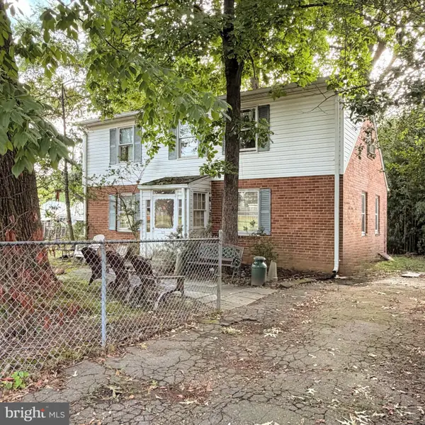 320 N Pennsylvania Ave, FALLS CHURCH, VA 22046