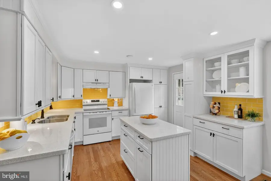 307 Gundry Dr, Falls Church, VA 22046 - #3