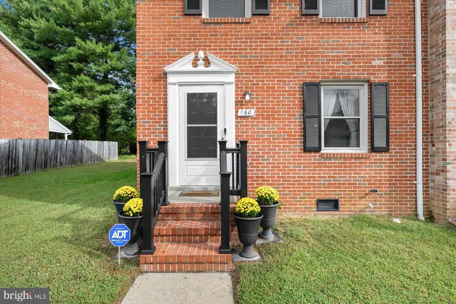 160 Farrell Ln, Fredericksburg, VA 22401 - Image #2