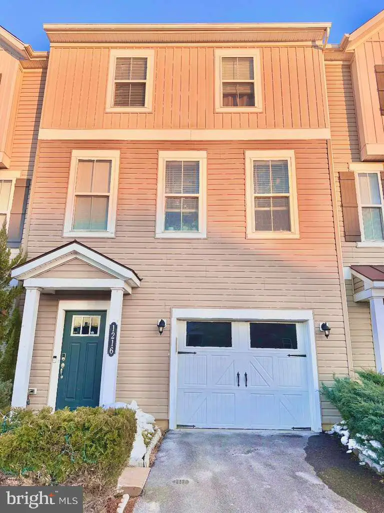 1216 Hudgins Farm Cir, Fredericksburg, VA 22408 - #1