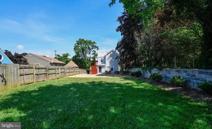 202 Frederick St, Fredericksburg, VA 22401 - #3