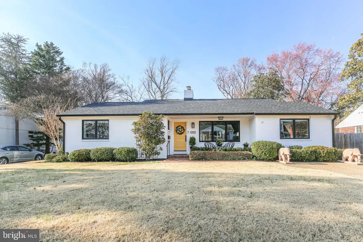 1313 Dandridge St, Fredericksburg, VA 22401 - #1