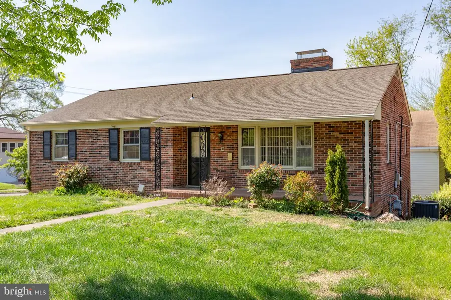 1329 Brent St, Fredericksburg, VA 22401 - #3