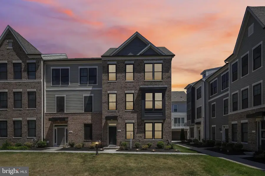 283 Willis St, Fredericksburg, VA 22401 - #2