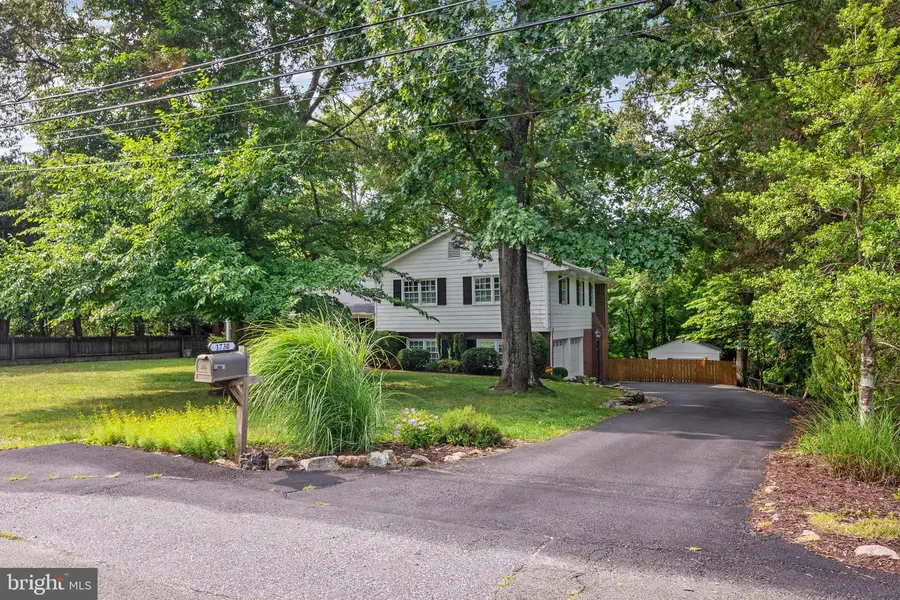 1730 Greenway Dr, Fredericksburg, VA 22401 - #3