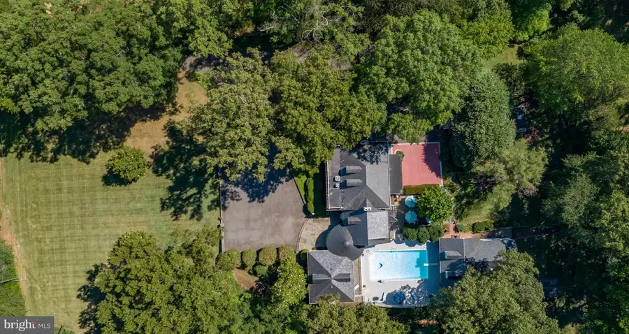 812 Beverly Dr, Fredericksburg, VA 22401 - #2
