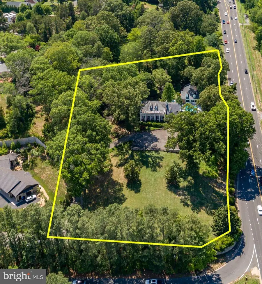 812 Beverly Dr, Fredericksburg, VA 22401 - #3