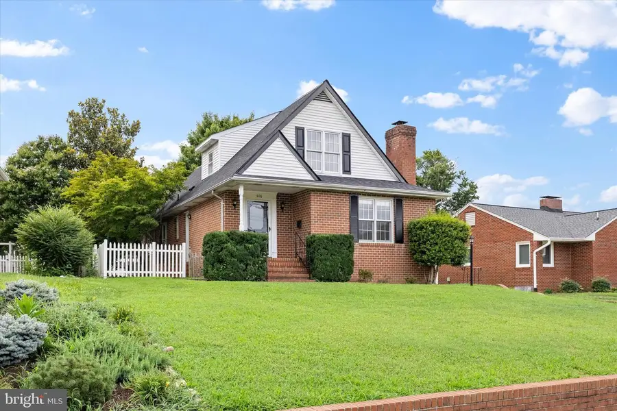 408 Riverside Dr, Fredericksburg, VA 22401 - #2