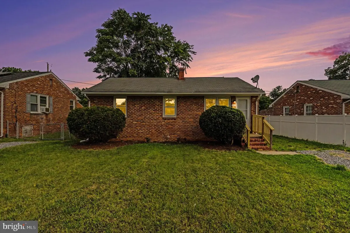 207 South St, Fredericksburg, VA 22401 - #1