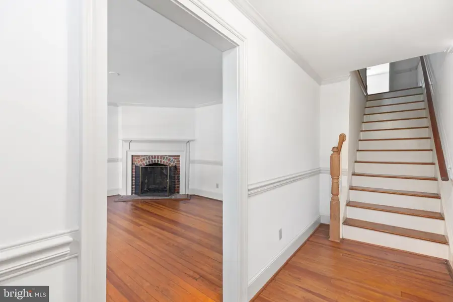 1307 Caroline St, Fredericksburg, VA 22401 - #3