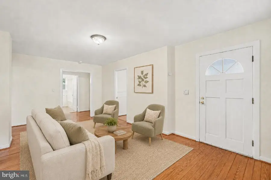 117 Hillcrest Dr, Fredericksburg, VA 22401 - #3