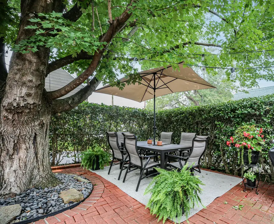 1518 Caroline St, Fredericksburg, VA 22401 - #3