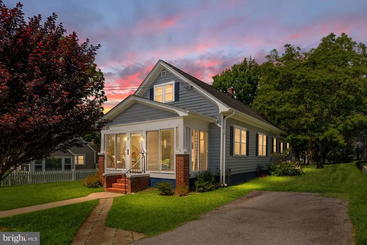 1233 Dandridge St, Fredericksburg, VA 22401 - #1