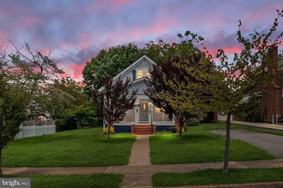 1233 Dandridge St, Fredericksburg, VA 22401 - #2