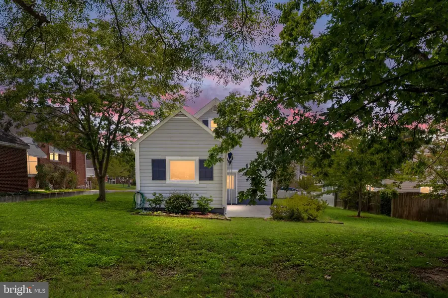 1233 Dandridge St, Fredericksburg, VA 22401 - #3