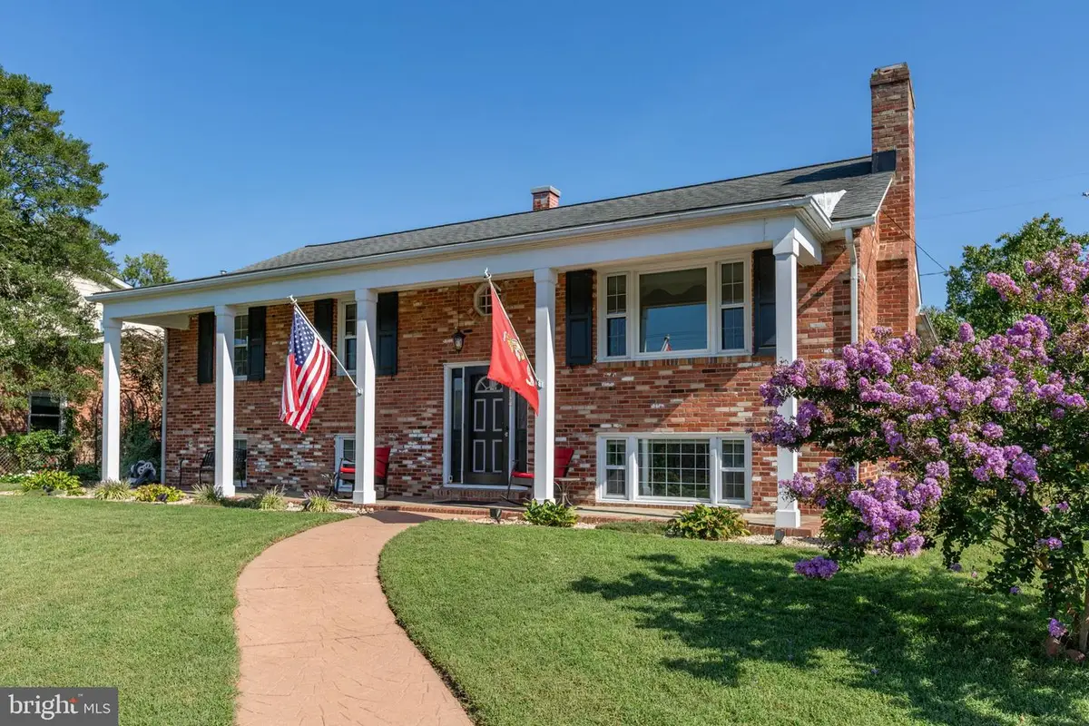 460 Riverside Dr, Fredericksburg, VA 22401 - #1
