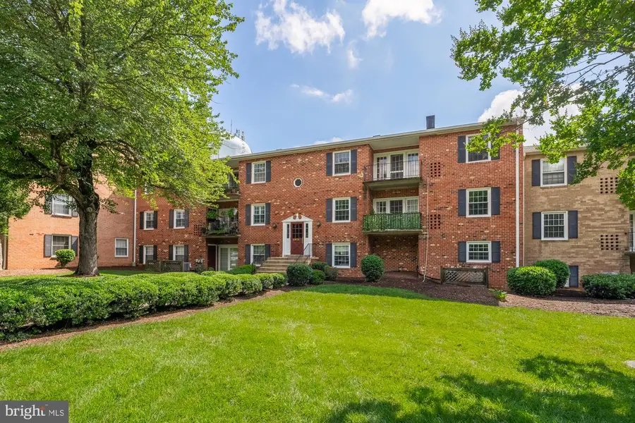 3975 Lyndhurst Dr #103, Fairfax, VA 22031 - Image #2