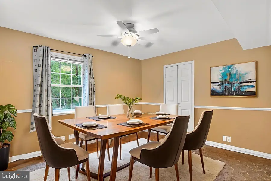 10419 Courthouse Dr, Fairfax, VA 22030 - Image #2