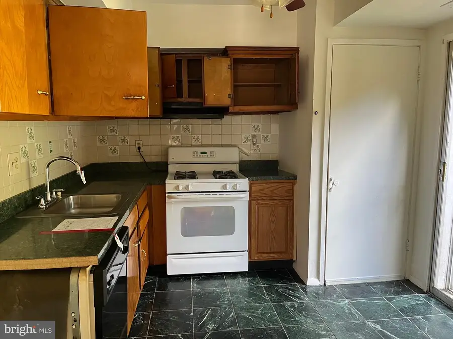 10136 Fair Woods Dr, Fairfax, VA 22030 - Image #3